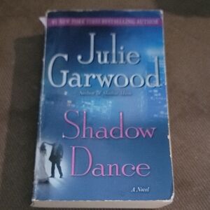 4/$9- Shadow Dance by Julie Garwood Novel